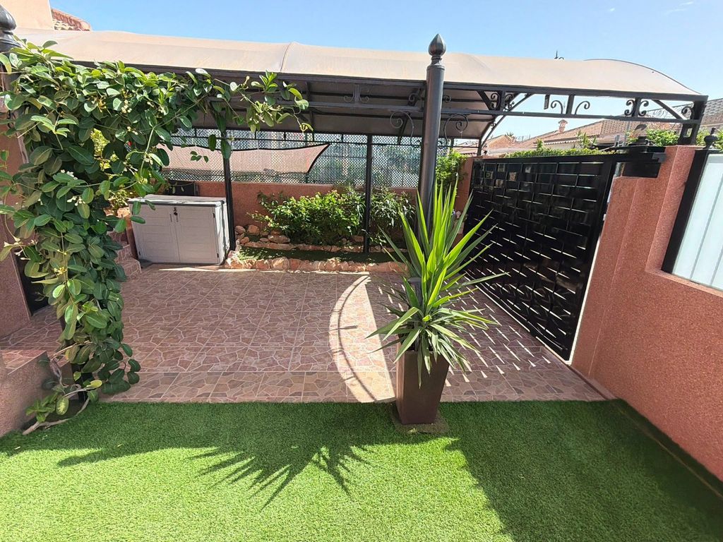 Property photo 2 of 31