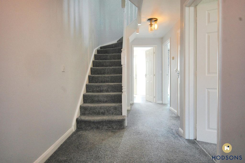 Property photo 2 of 17 Hallway