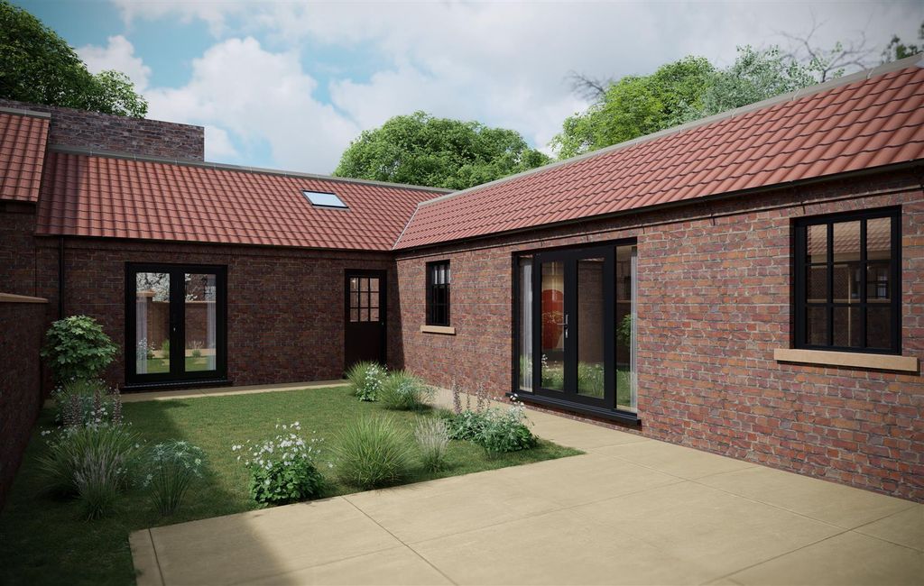 Property photo 1 of 4 Courtyard View 4.Jpg