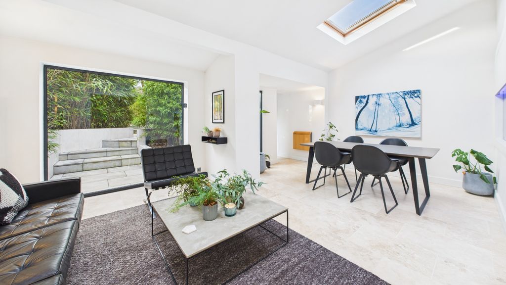 Property photo 1 of 39 4699454