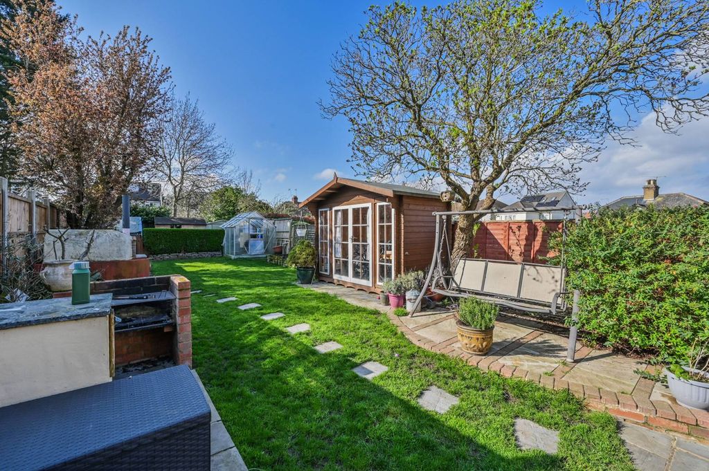 Property photo 3 of 28