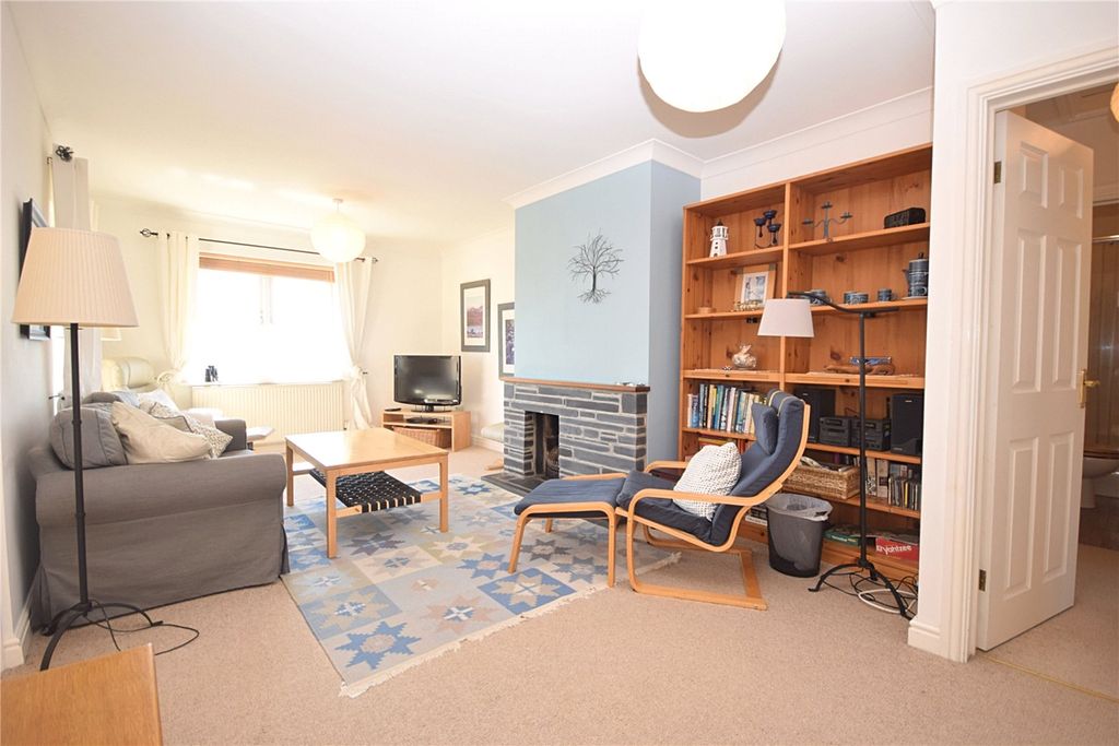 Property photo 2 of 19 Picture No. 29