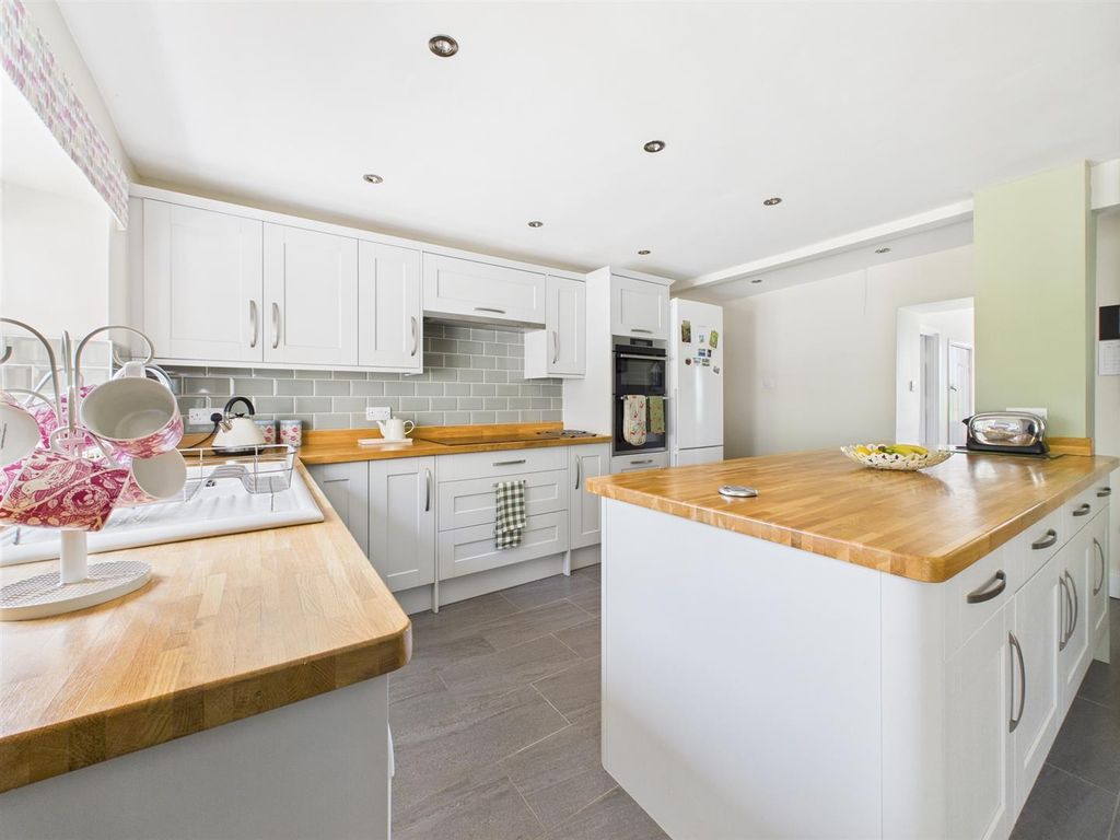Property photo 2 of 68 Cam04116G0-Pr0220-Still001.Jpg