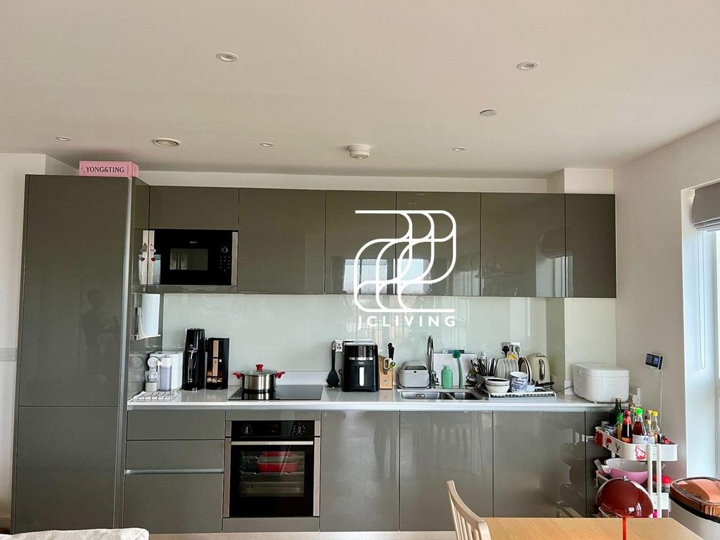 Property photo 2 of 21 Kitchen 2.Jpeg