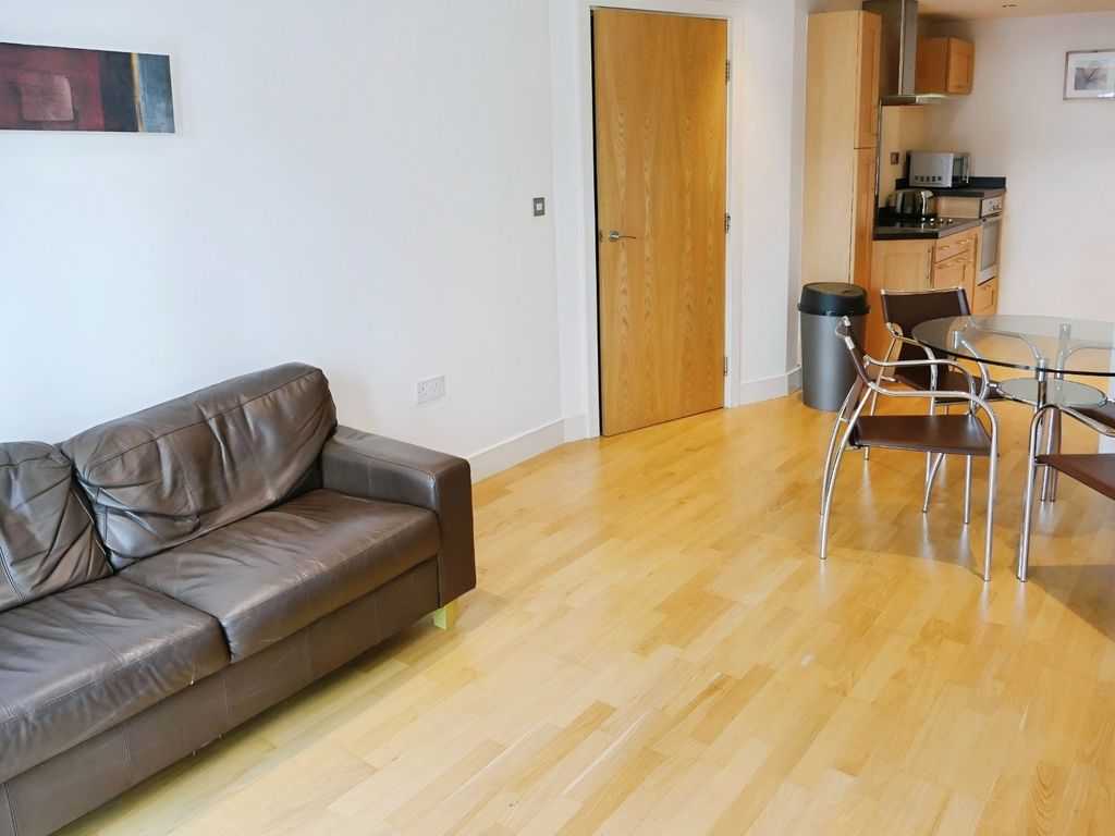 Property photo 2 of 9 Picture No. 13