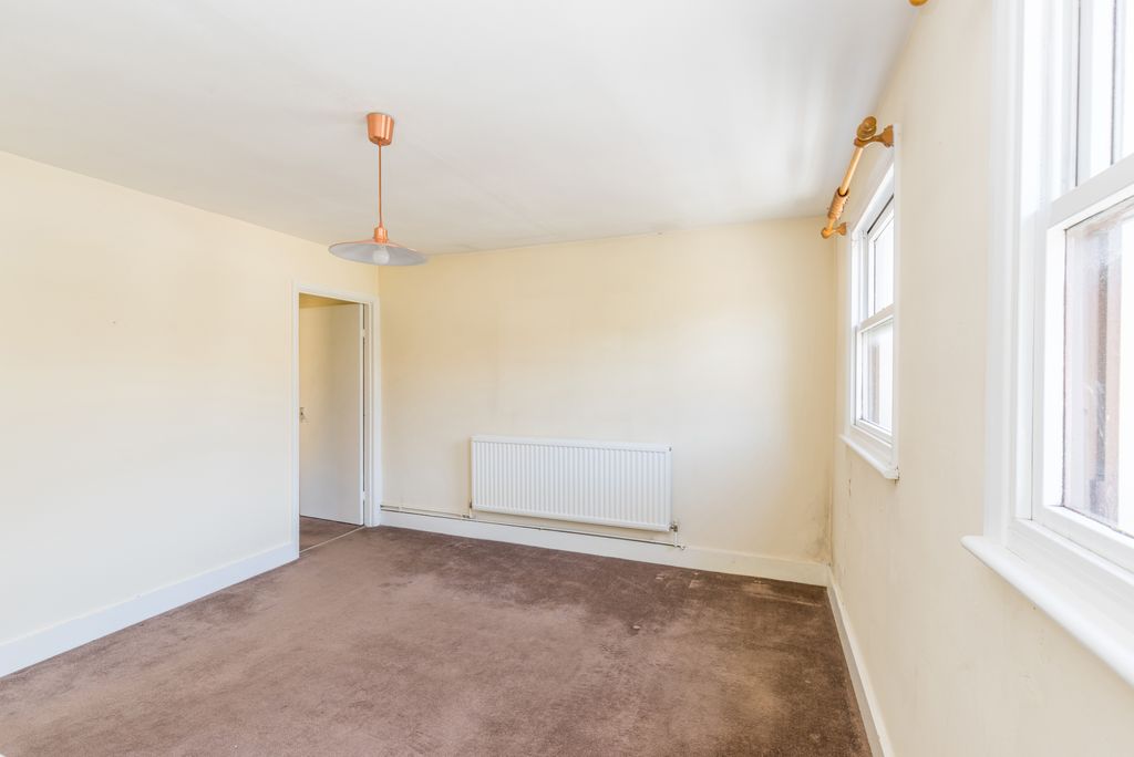 Property photo 3 of 8 3