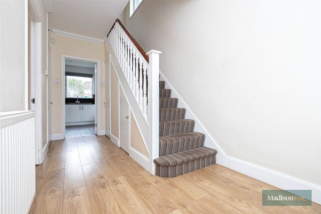 Property photo 2 of 22 Picture No. 24