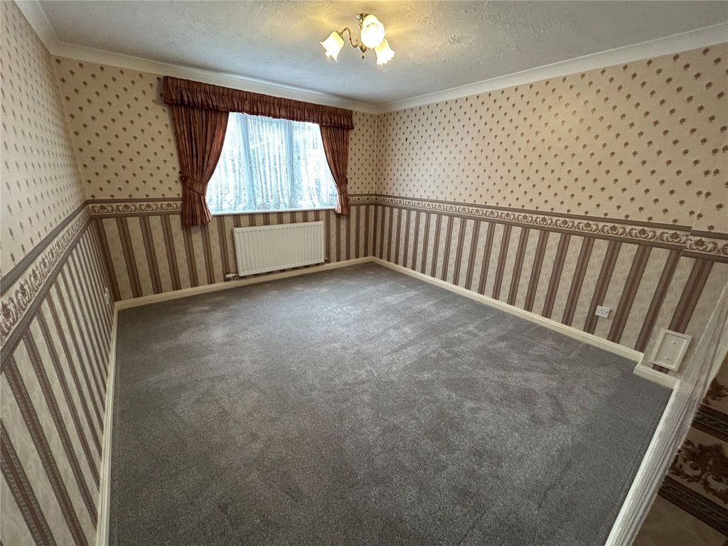 Property photo 3 of 16 Picture No. 28