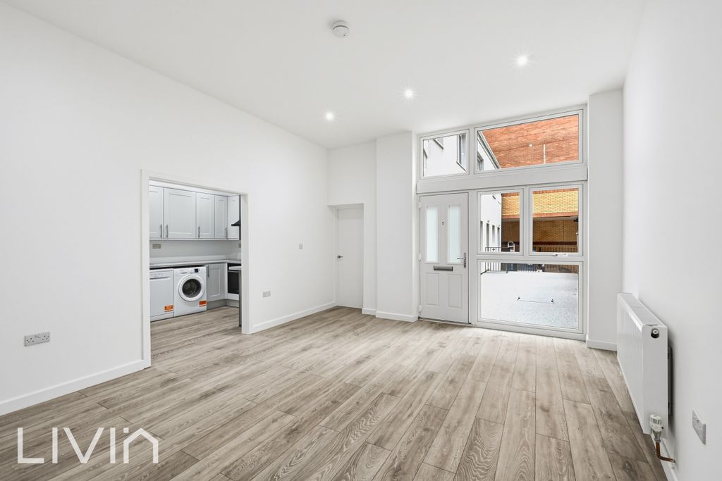 Property photo 1 of 10 3