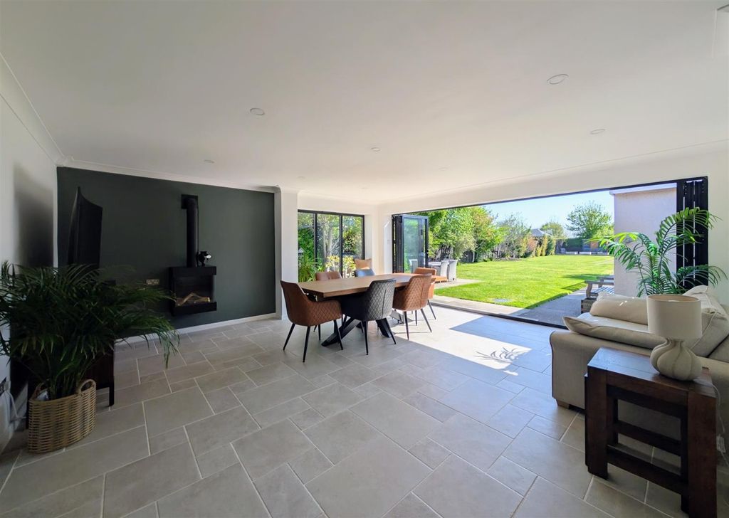 Property photo 2 of 24