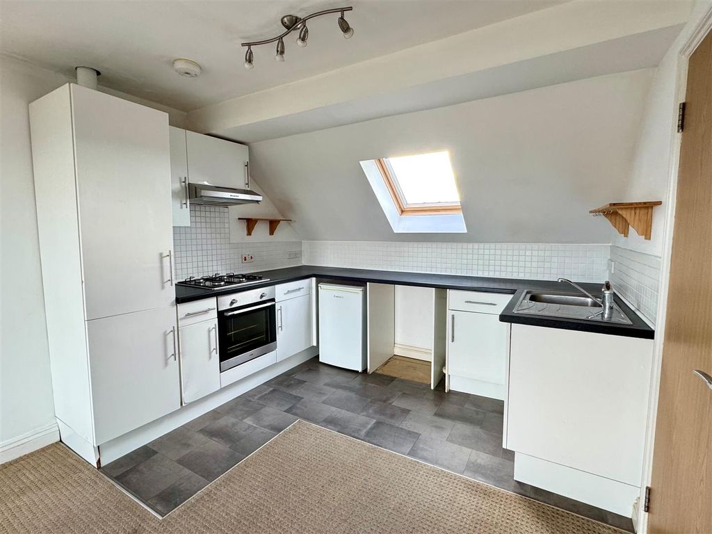 Property photo 3 of 8 Flat 5, 14 Higher Tower Road Kitchen