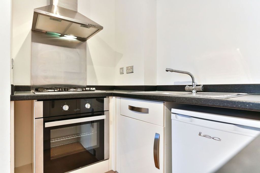 Property photo 2 of 4 Photo 4