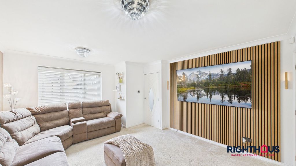 Property photo 2 of 33