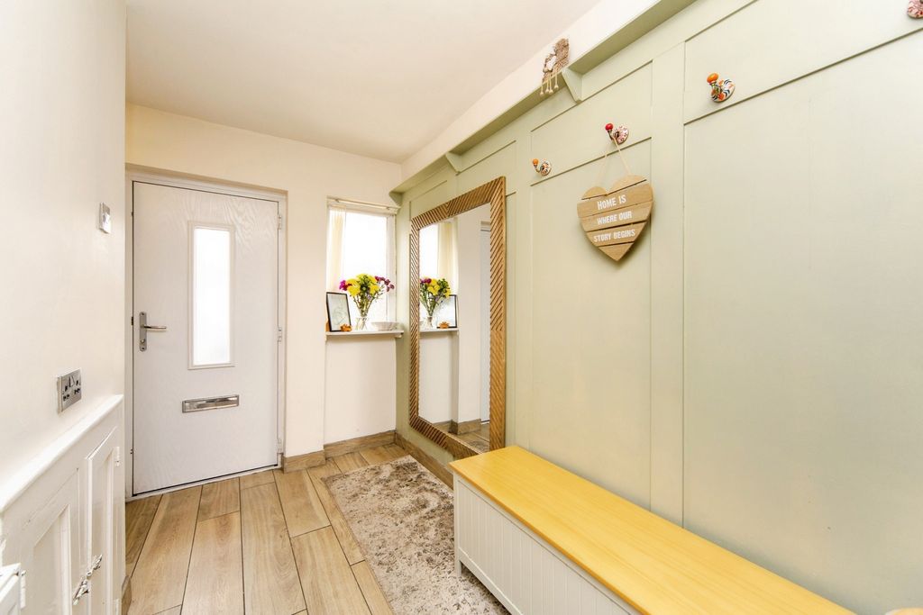 Property photo 3 of 19 Pbox-Img.Jpg