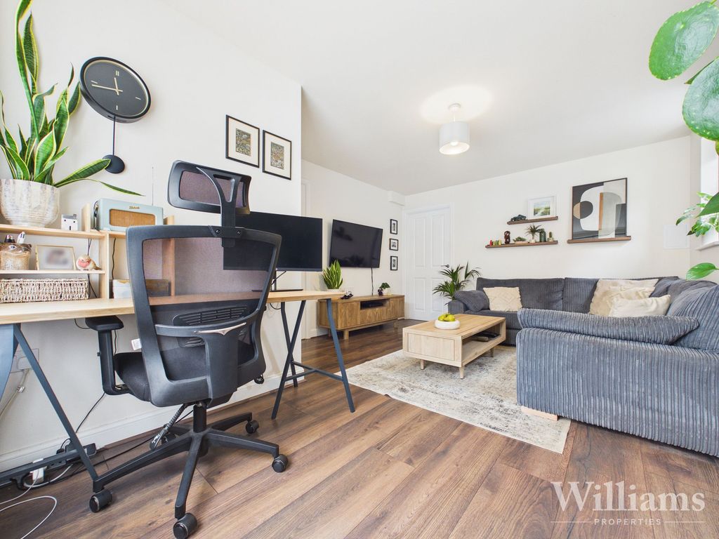 Property photo 2 of 20