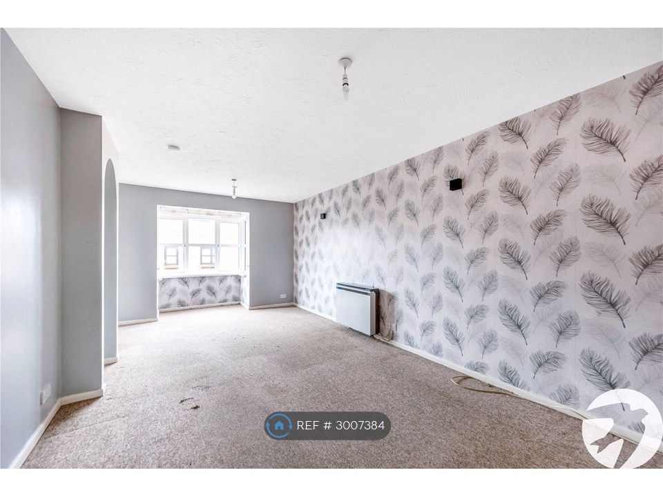 Property photo 2 of 11 Large Living Room