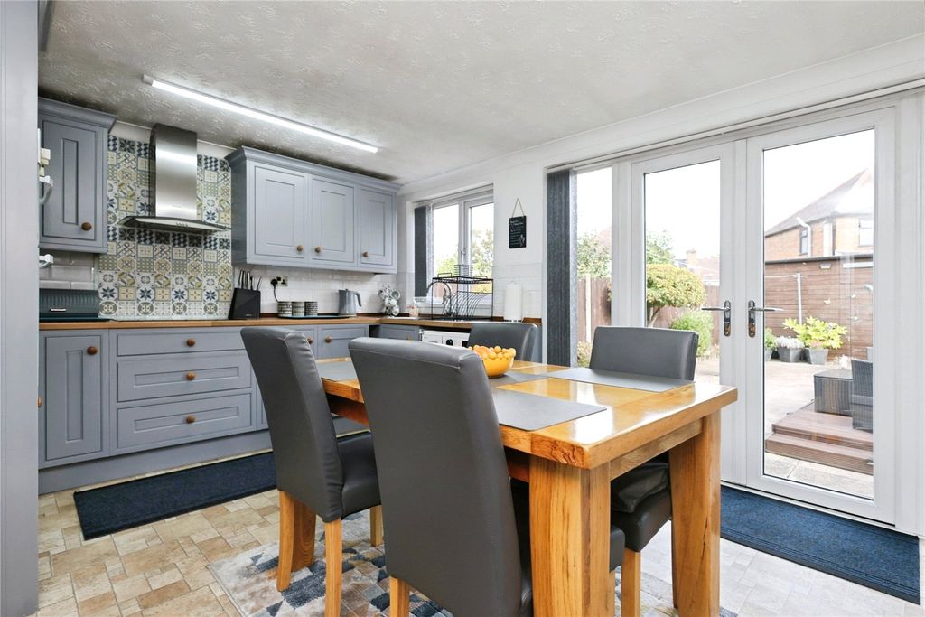 Property photo 3 of 20 Picture No. 27