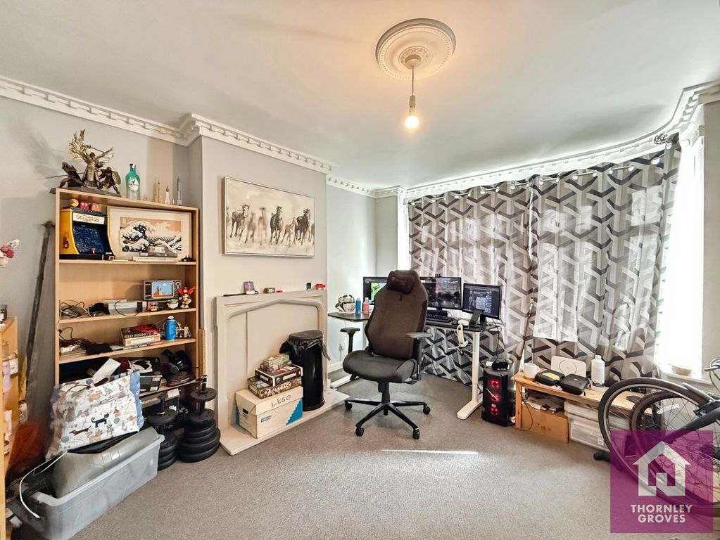 Property photo 3 of 11 Pbox-Img.Jpg