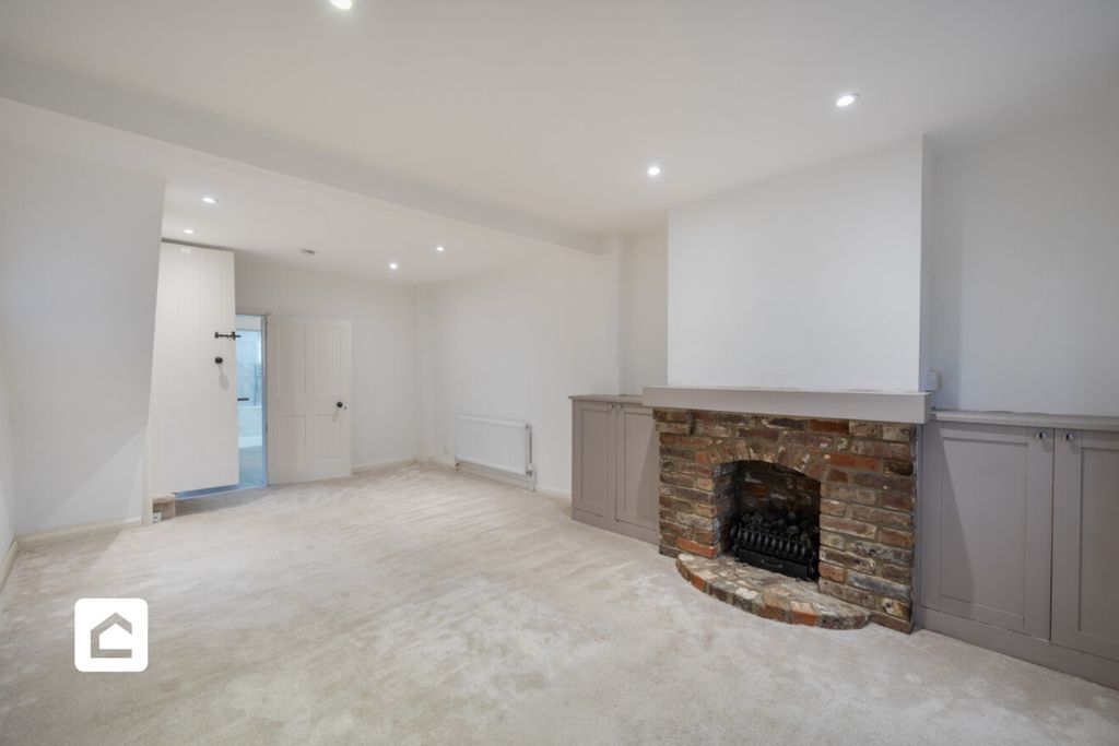 Property photo 3 of 15 4