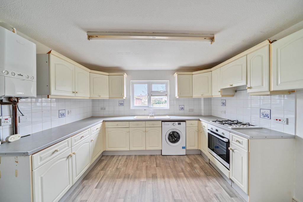 Property photo 3 of 19 1404528-6-697B77E...