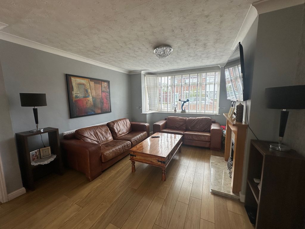 Property photo 2 of 23 Image