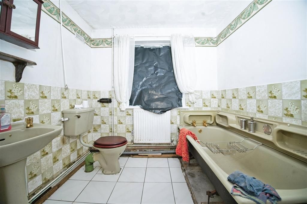 Property photo 2 of 20