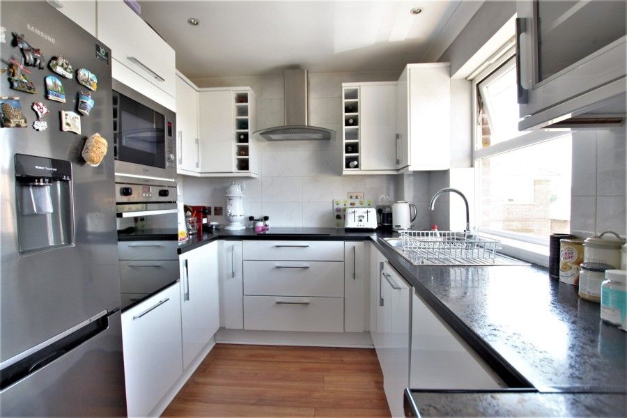 Property photo 2 of 6