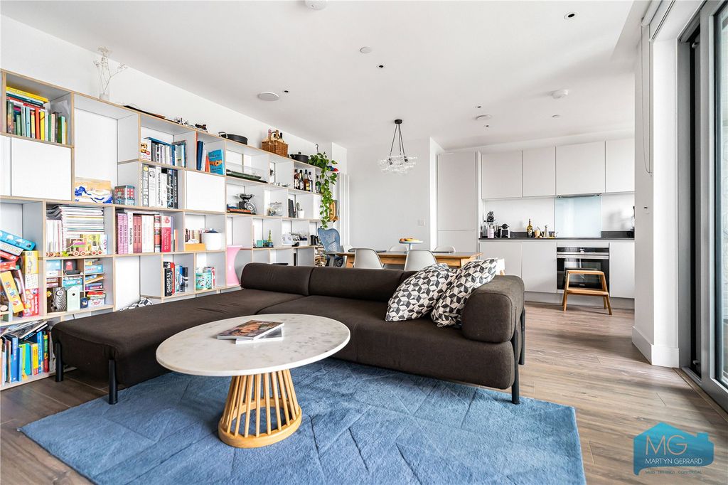 Property photo 1 of 25 Picture No. 21