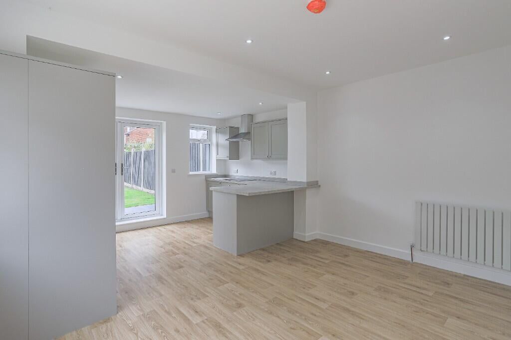 Property photo 2 of 30