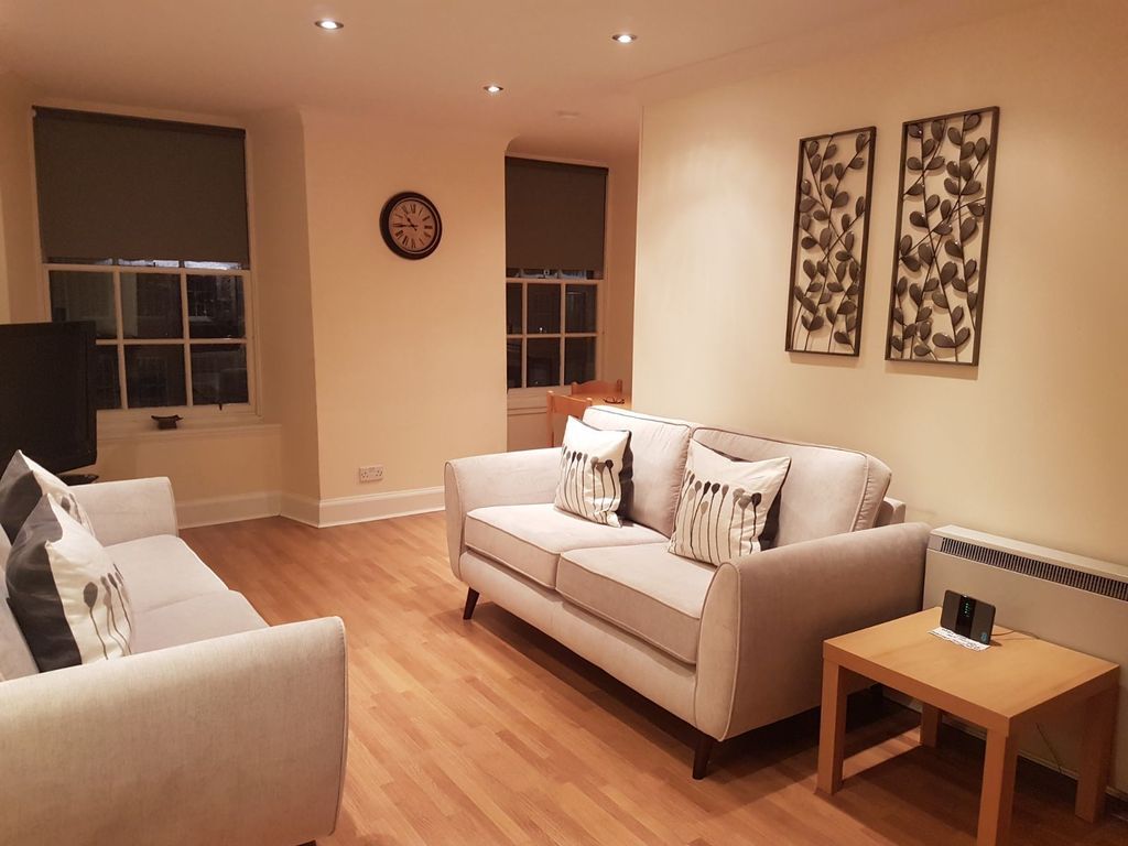 Property photo 1 of 14 Living Room