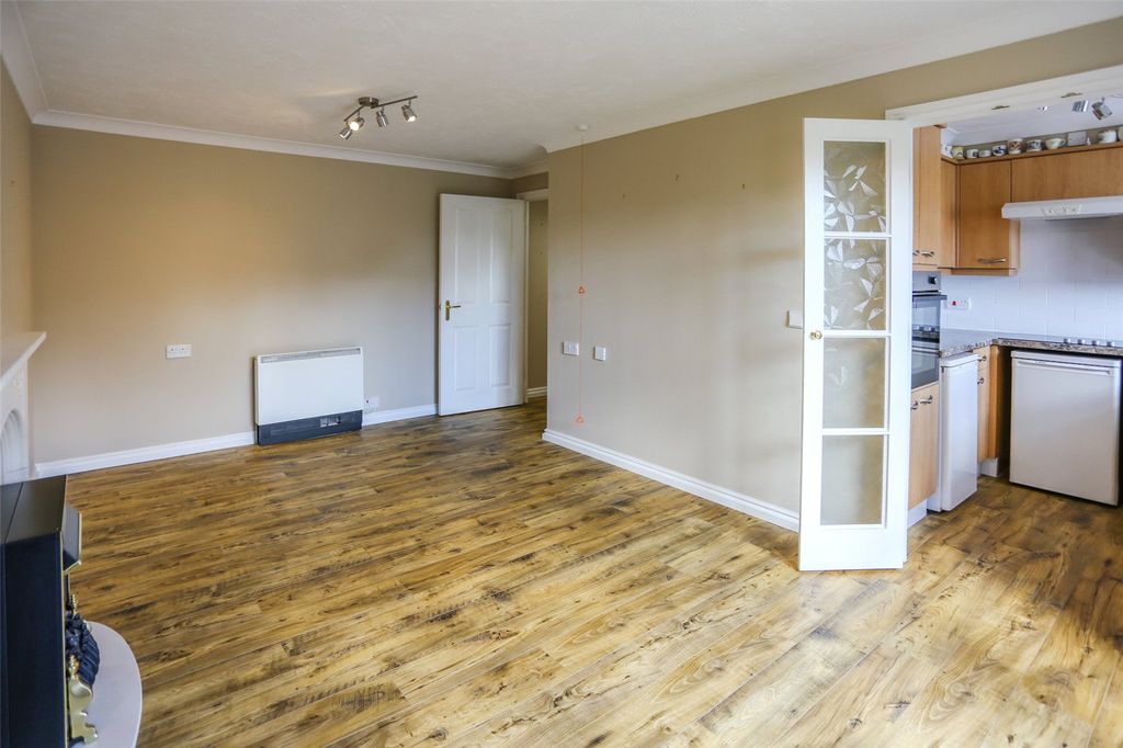 Property photo 2 of 11 Picture No. 30