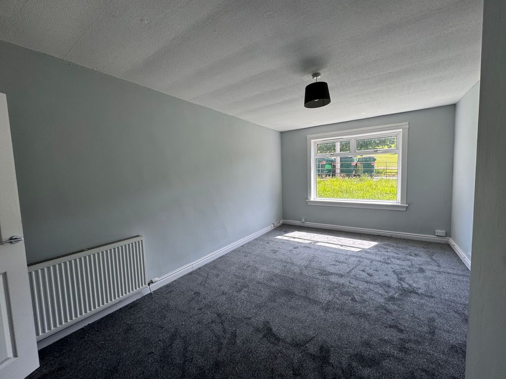 Property photo 3 of 9 Lounge