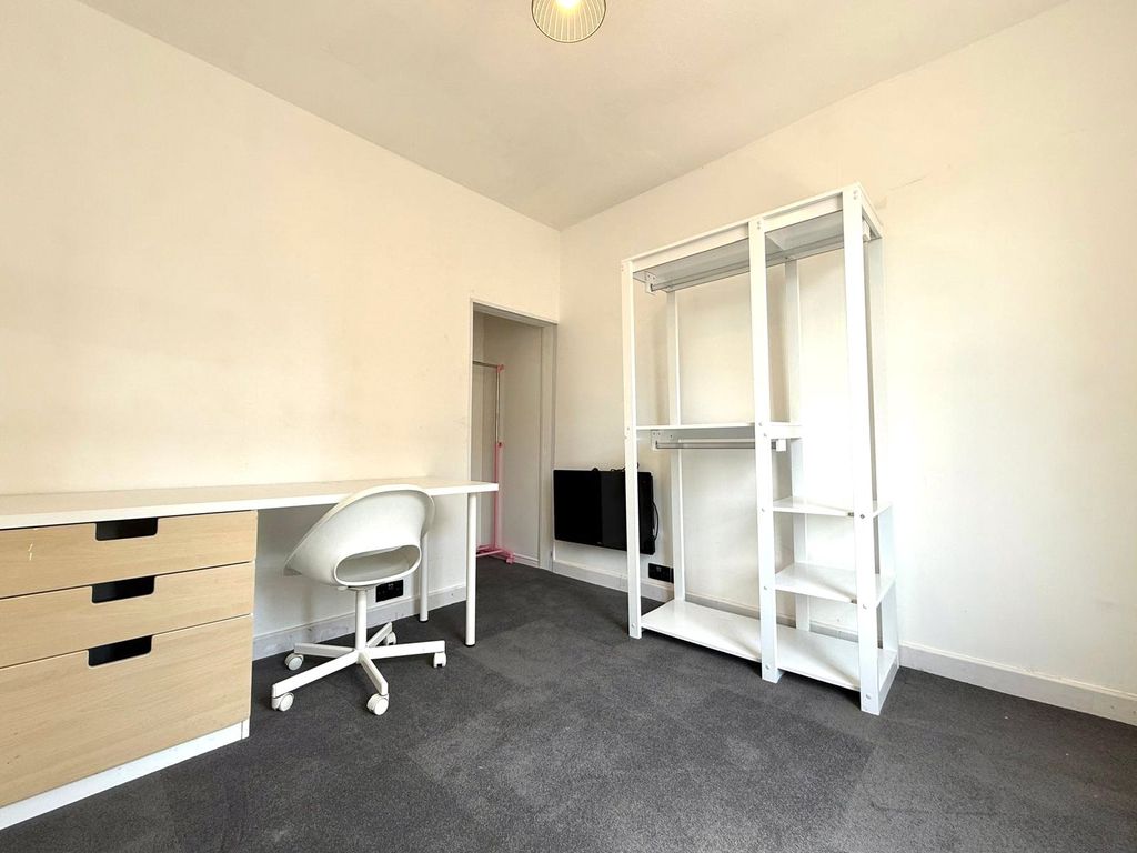 Property photo 3 of 9 Picture No. 16