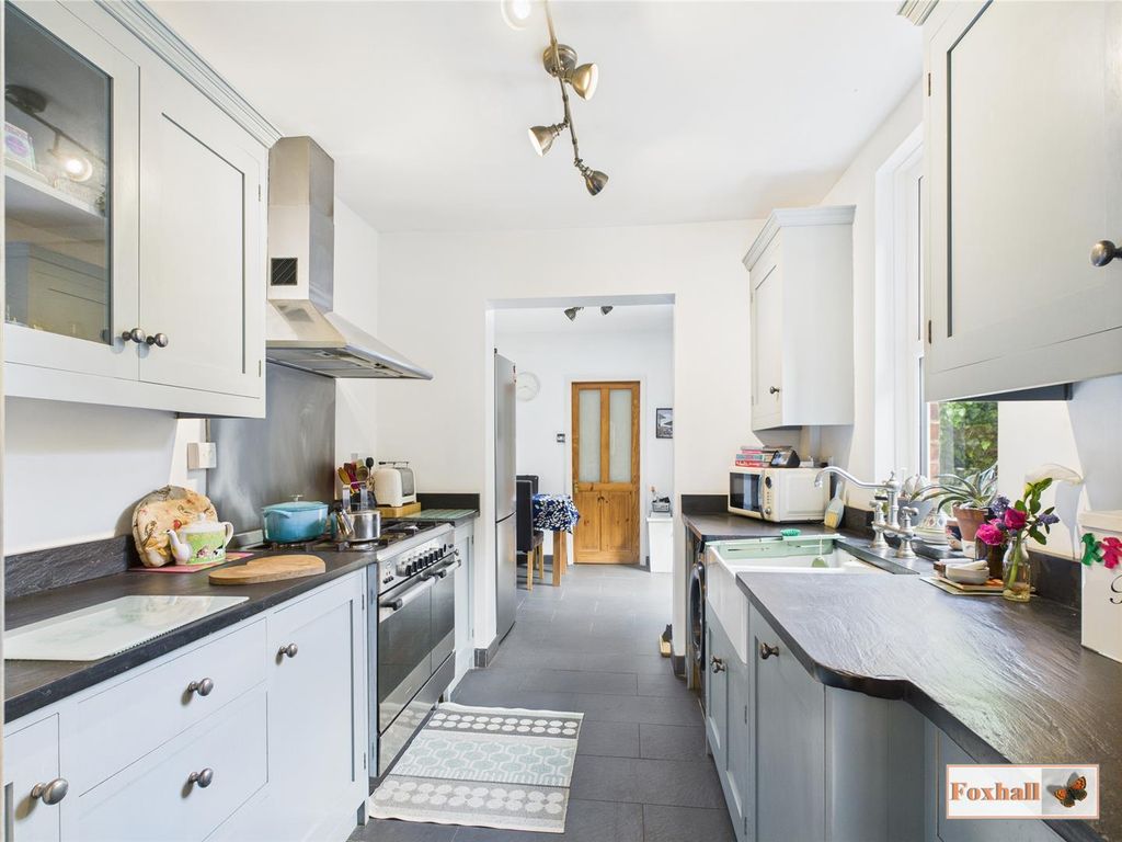 Property photo 3 of 28 Kitchen