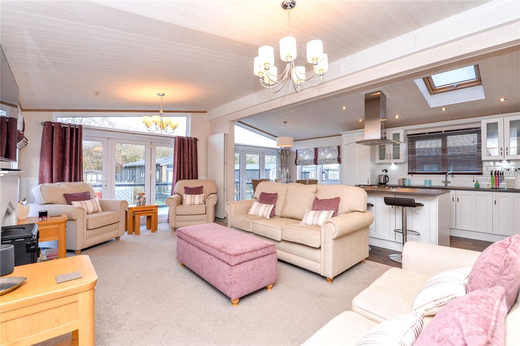 Property photo 2 of 17 Picture No. 02