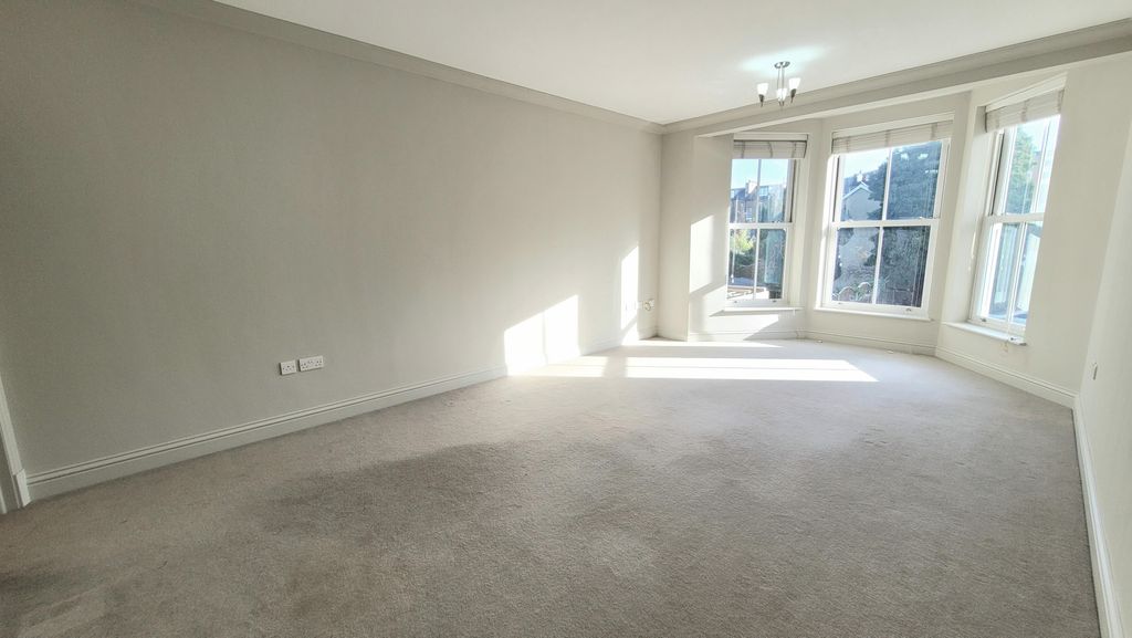 Property photo 2 of 14 Image