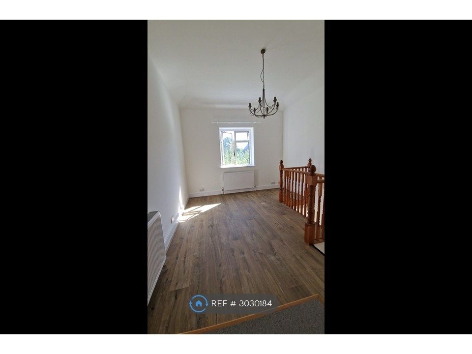 Property photo 2 of 10 Dining Room/Entrance