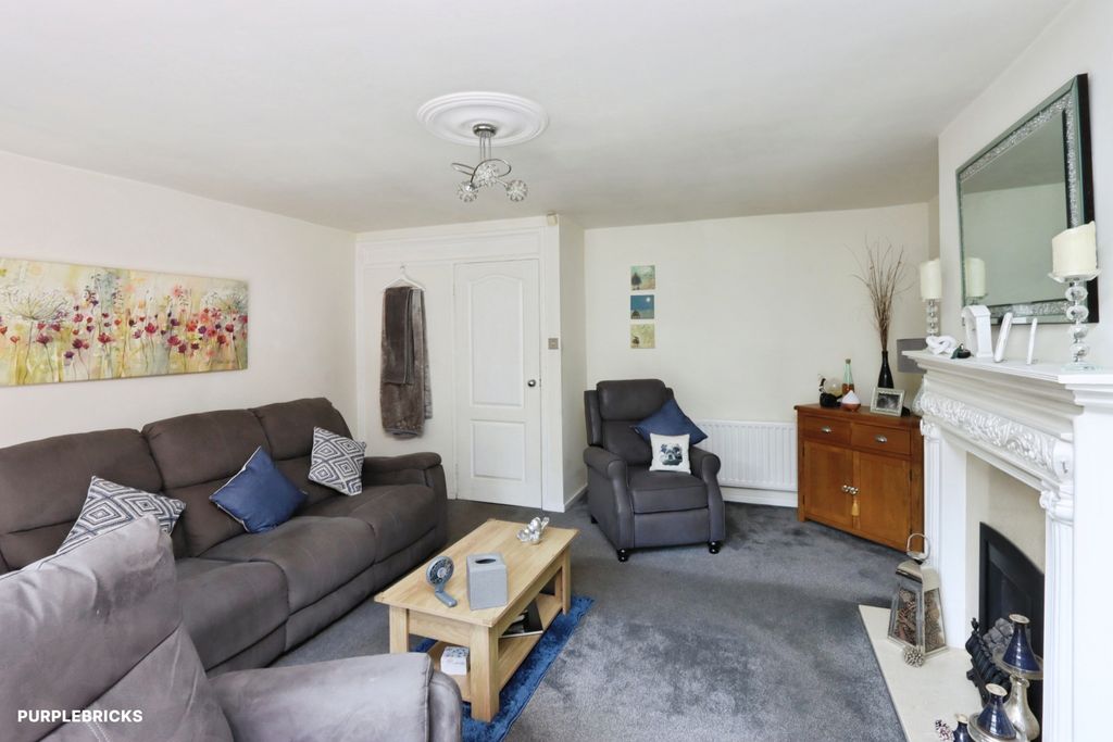 Property photo 3 of 25