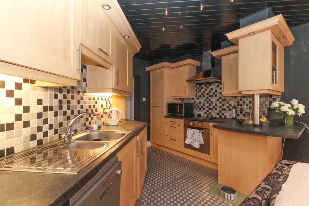 Property photo 3 of 13 Picture 3