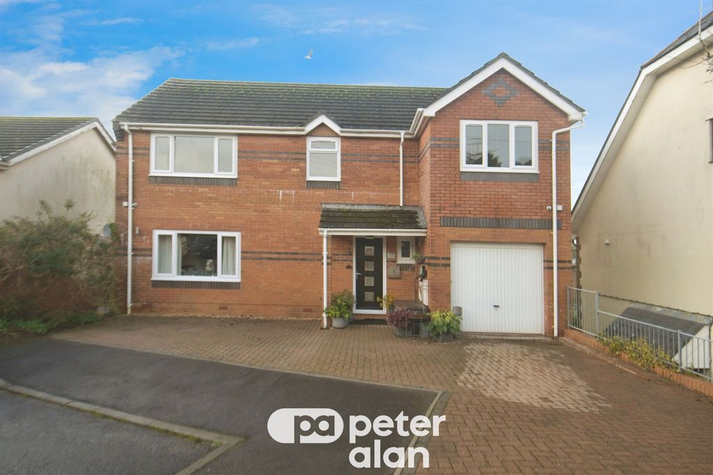 Property photo 1 of 40