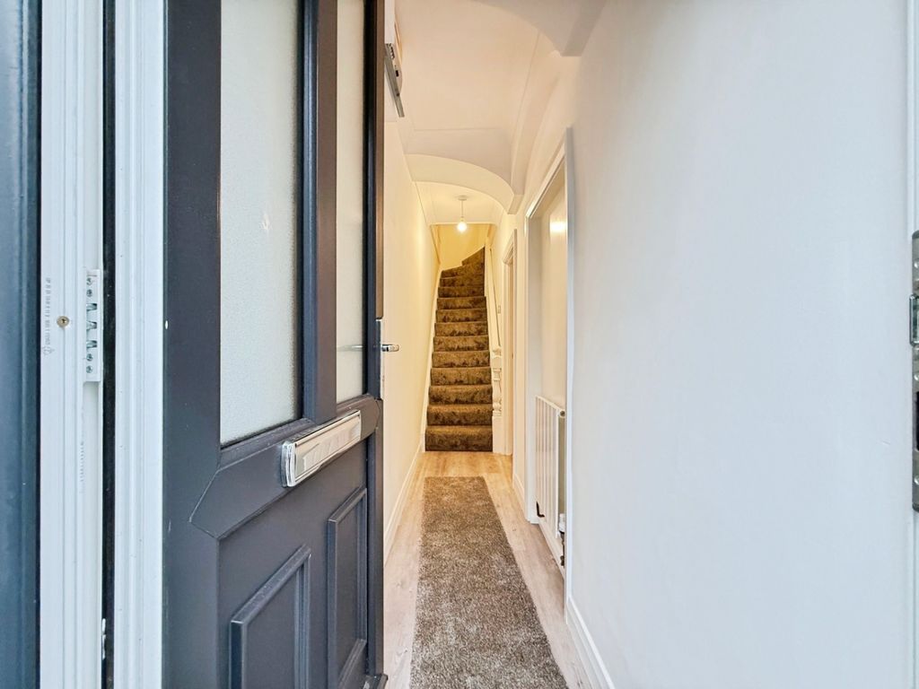 Property photo 2 of 25 4686423