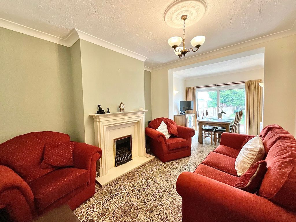 Property photo 2 of 28