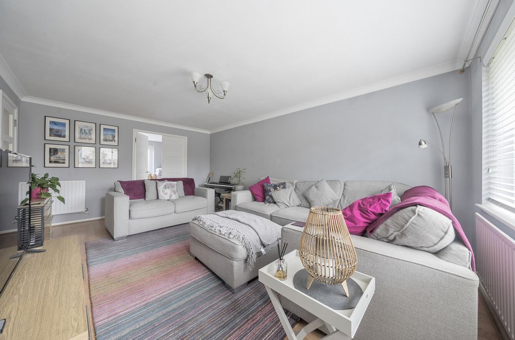 Property photo 3 of 12 1285589-1-6842c01...