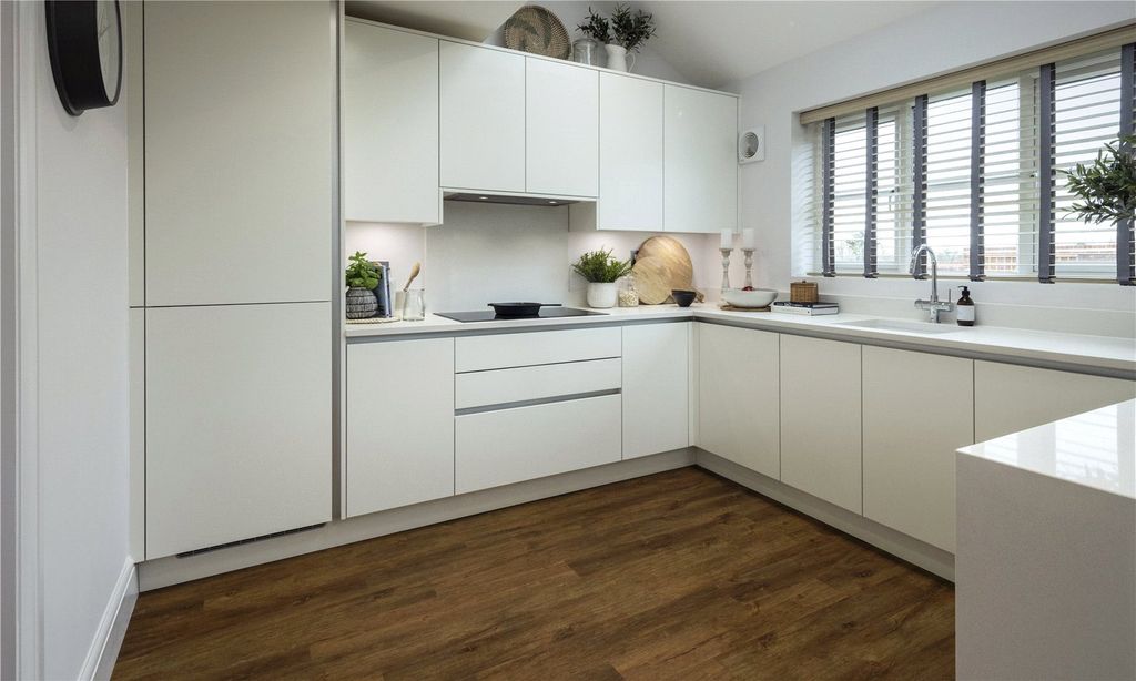 Property photo 3 of 9 Show Home