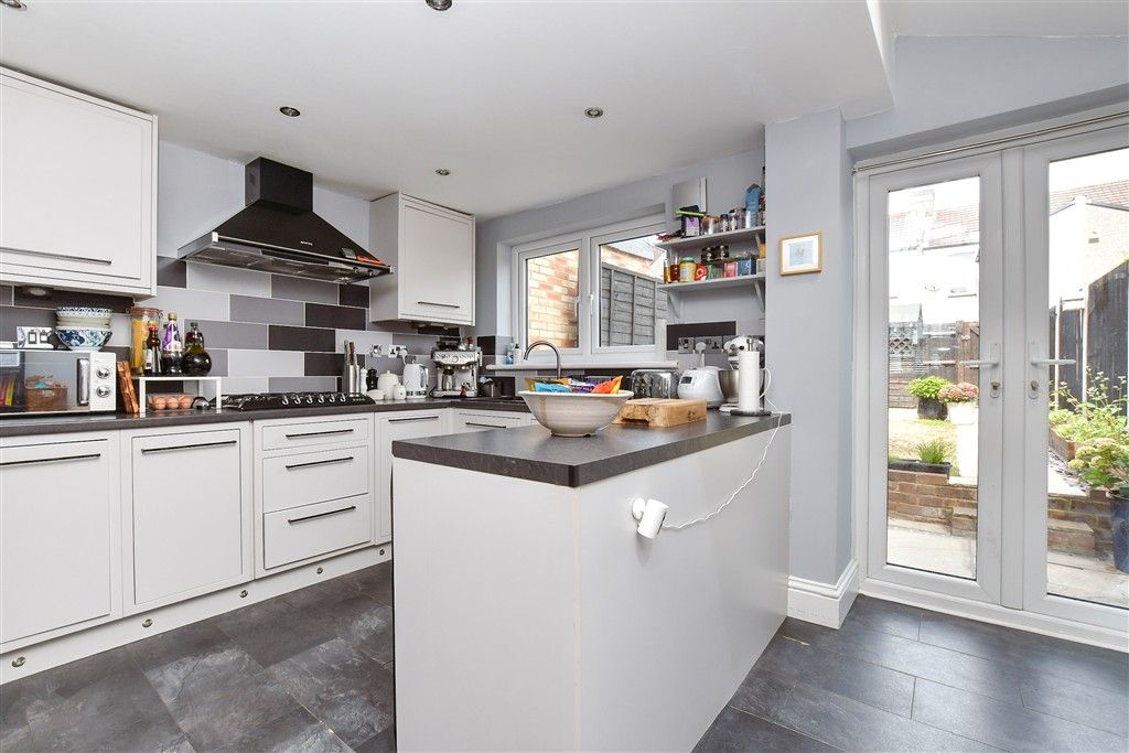 Property photo 2 of 12 Kitchen/Breakfast Room