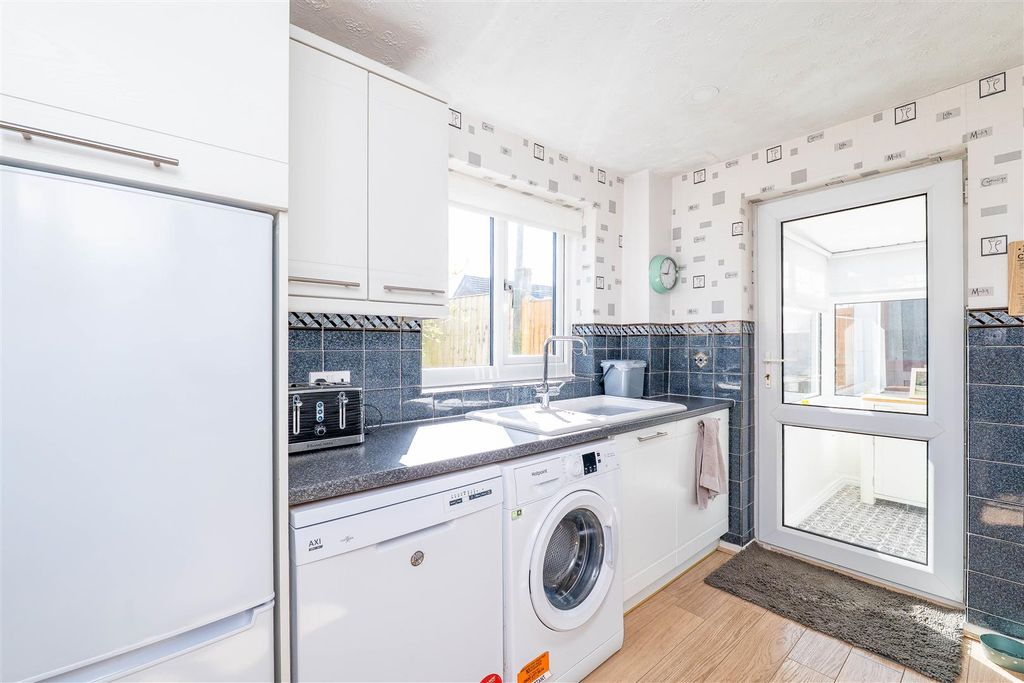 Property photo 3 of 24 Kitchen