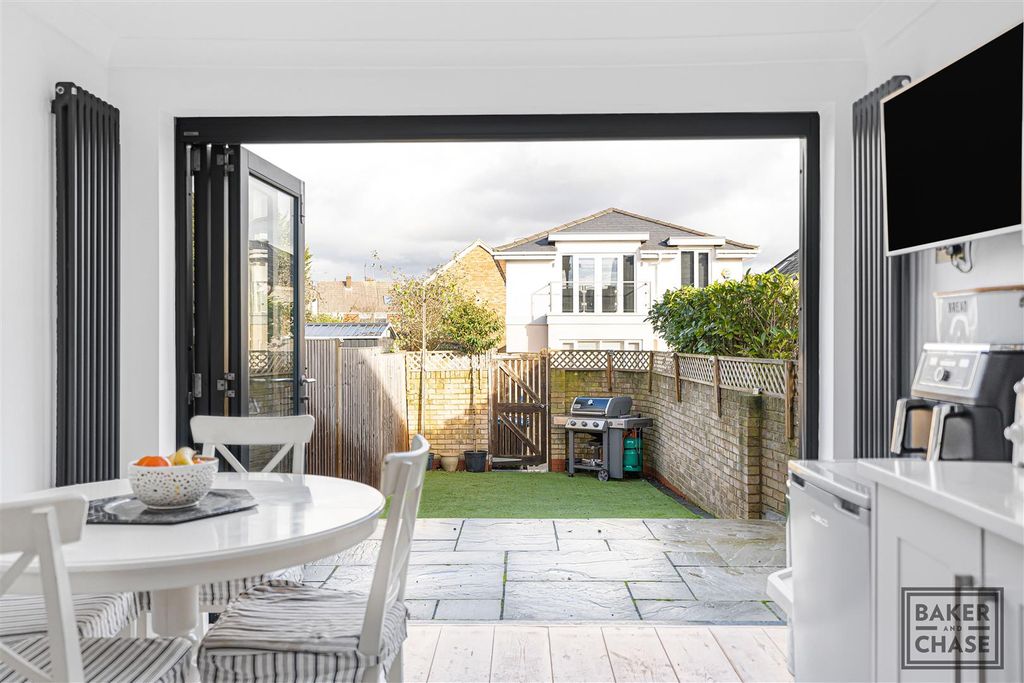 Property photo 3 of 30 Kitchen Diner