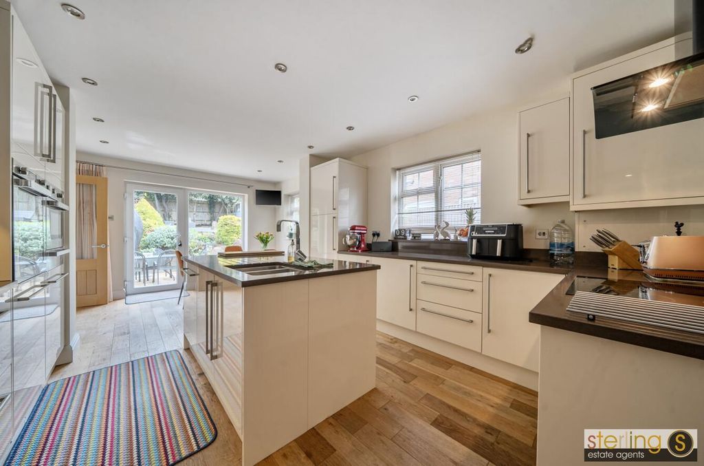 Property photo 2 of 20 9d83B500-31F3-4326-Bd1c-9Bb0d007c336.Jpg