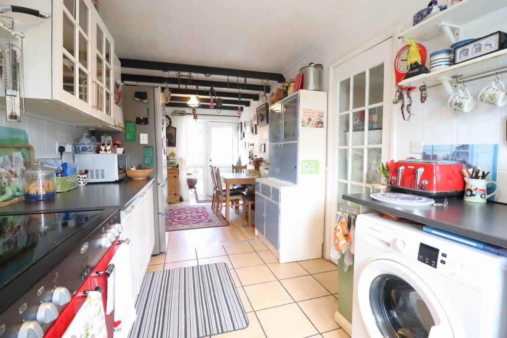 Property photo 3 of 12