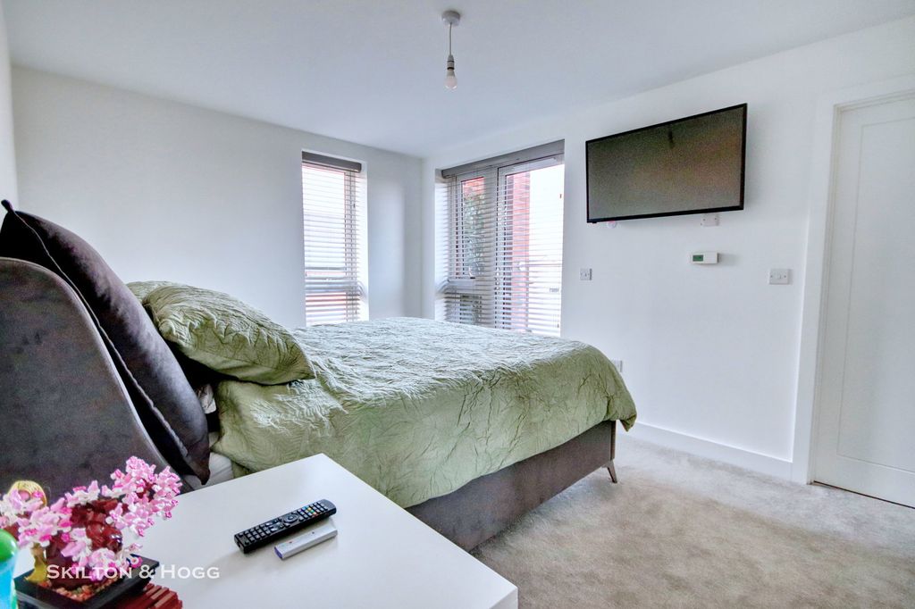 Additional image 15 of 4 bed semi-detached house for saleWren Way, Daventry NN11